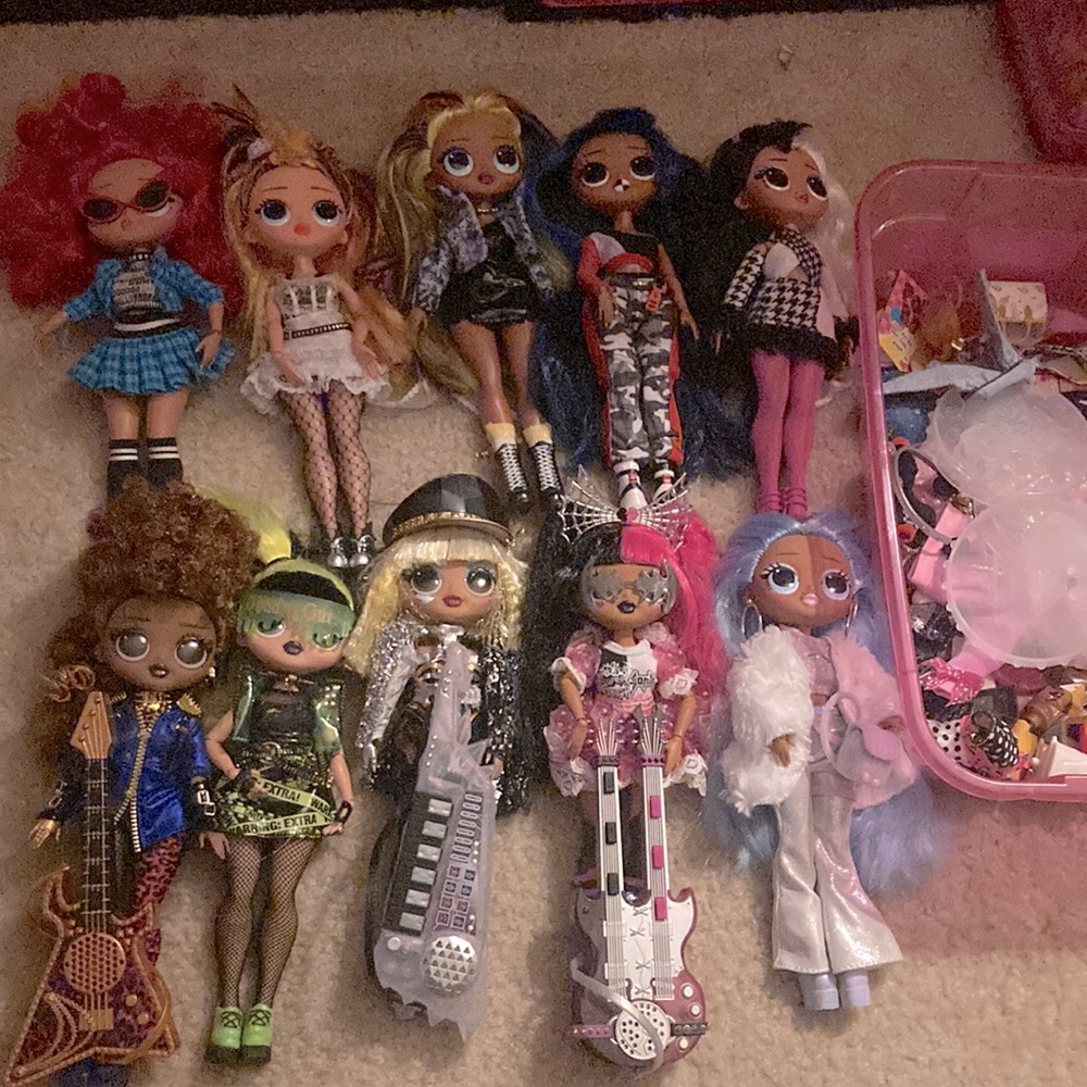 10 OMG Dolls and accessories